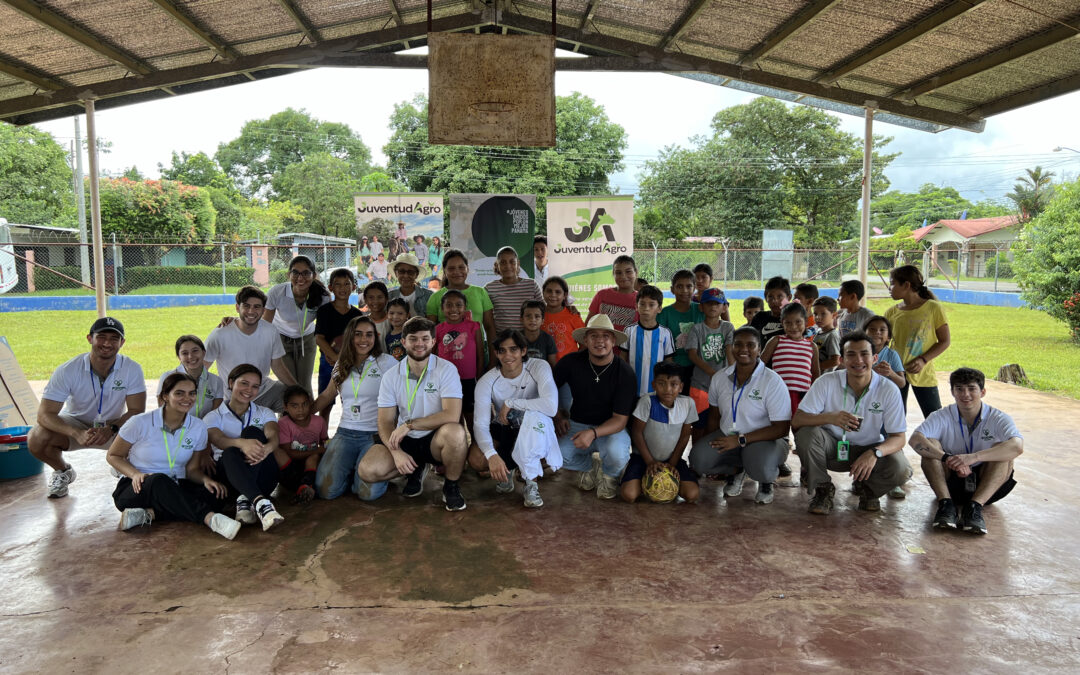 Proyecto de huerto escolar automatizado en la Escuela Cochea Arriba en Chiriquí
